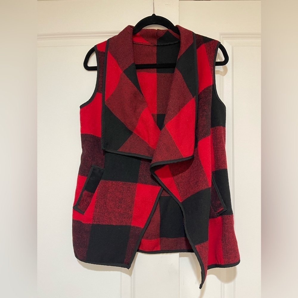 Women’s fleece open front vest size S buffalo plaid with pockets like new